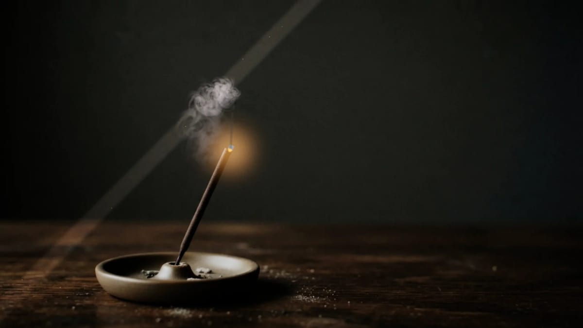 Incense: incense smoke in a sunbeam — screenshot of the Halofloor music visualizer